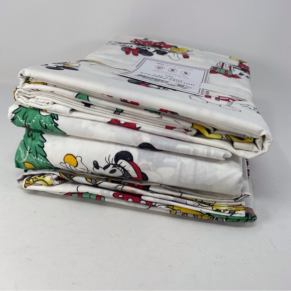 Pottery Barn Teen Disney Mickey Mouse Holiday Percale Full Sheet Set Christmas - Picture 7 of 8